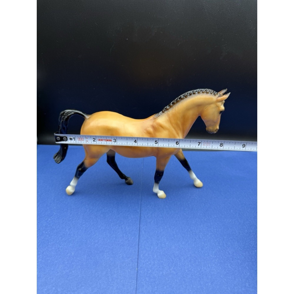 Breyer Horse #953 BUCKSKIN HANOVERIAN FREEDOM SERIES 1:12 SCALE 2019 - Picture 8 of 15
